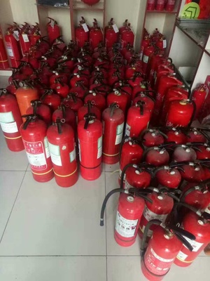 火災(zāi)時(shí)——濕毛巾捂口鼻逃生，你死定了！消防器材的正確用法